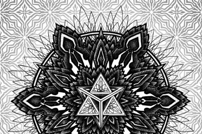 mural. Una de les disciplines artístiques en les quals es mou Yantrart és en la pintura mural. A l’esquerra i a dalt, abans i després d’una obra.