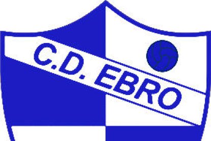 Pedro Martín celebra el gol de l’empat, aconseguit de penal, seguit d’Artiles i Juanto.