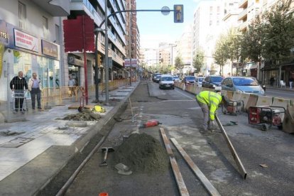 Afectaciones en el tráfico en la avenida Catalunya por las obras del carril bici