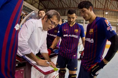 L’equip va celebrar una nova gesta al vestidor i avui lluitarà per conquerir la primera Lliga Catalana.