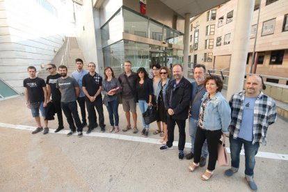 Els promotors de la demanda judicial, ahir al Canyeret.