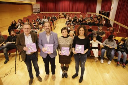 Presentació del conte infantil ‘La iaia no ens sent!’.