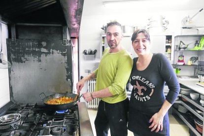 Vint-i-cinc cases en 15 anys i sense sòl per a més - Veïns de l’antiga Tiurana han construït en 15 anys les 25 cases que conformen el poble actual. Amb el sòl urbanitzable esgotat, el municipi prova de reformular un antic projecte residencia ...