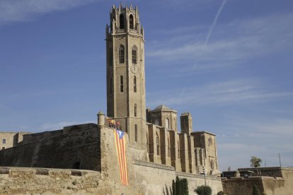 Eduard Piera, alcalde de La Fuliola, acudió a su lugar de trabajo como un día cualquiera. El ayuntamiento abre en 12-O desde 2012.