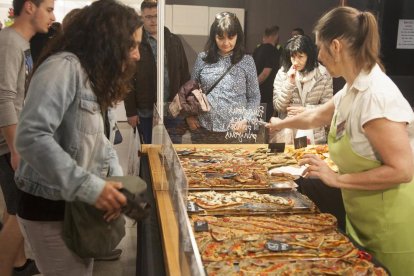 Un momento del estreno del baile de La Verreta, elemento del bestiario popular.