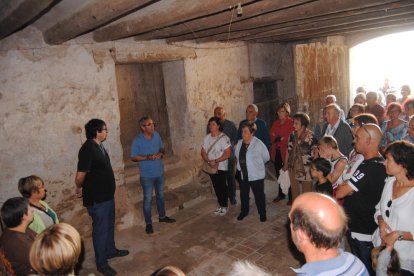 Edificis emblemàtics del Poal - Al Poal, el Centre de Recerques del Pla d’Urgell Mascançà i el consistori van organitzar ahir una visita guiada pels edificis més emblemàtics del municipi, com Cal Graells (1790), l’església parroquial i el ...