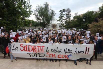 Imagen de la concentración ante la subdelegación del Gobierno en Lleida.