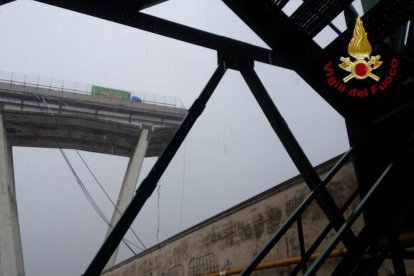 Se desploma el puente de una autopista en Génova