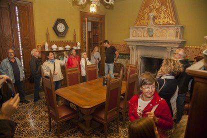 Recorregut per la Casa Solsona de Cervera i altres cases senyorials.