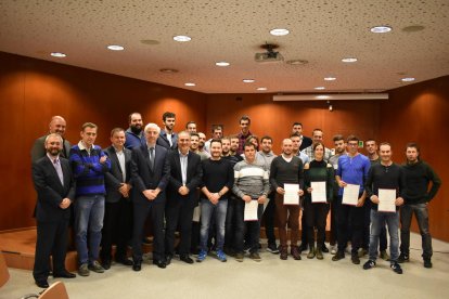 Imatge dels primers diplomats del curs d’ActelGrup i la UdL.