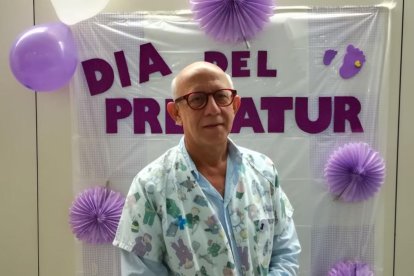 Decenas de personas asistieron ayer a la jornada que organizó el Hospital Arnau de Vilanova en el Día Mundial del Bebé Prematuro.