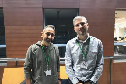 Una de las salas con los grupos creando los distintos softwares.