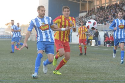Calavera abraza a Noel después de que este consiguiera el 0-1.