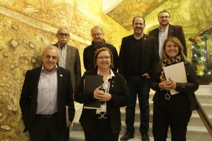 Perelló y miembros del grupo del PDeCAT ayer en la presentación del presupuesto.