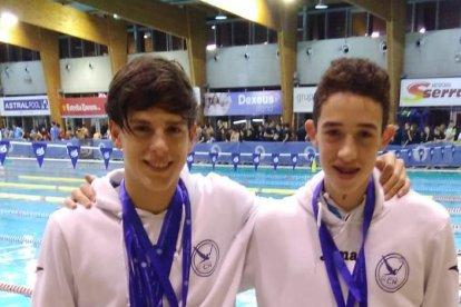 Toni Graño i Pol Solsona, del Tàrrega, amb totes les medalles.