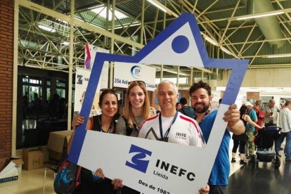 La celebración del 35 aniversario sirvió para el reencuentro de las diferentes promociones del Inefc Lleida.
