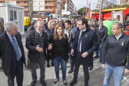 Forcadell visitó la feria acompañada de alcaldes y ediles del Pla.