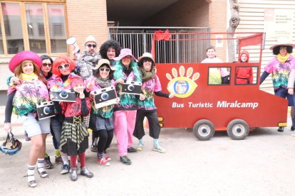 Pardinyes va sortir ahir al carrer per celebrar el Carnaval més Pocasolta.