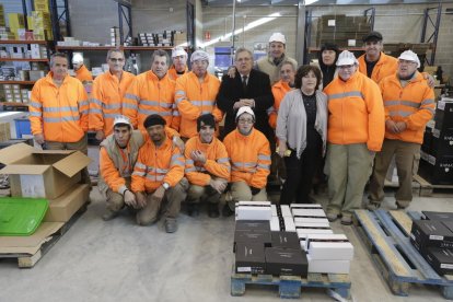 Foto de família dels treballadors i els responsables de la fundació Ilersis-Shalom.