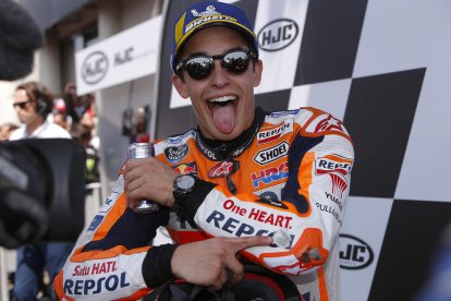 Marc Màrquez lidera un grup de pilots durant la prova del Mundial que es va disputar al circuit de Le Mans.