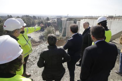 Cunillera, ahir durant la visita a les obres de la galeria.