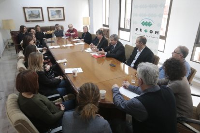 Un instant de la xarrada dinar ahir a la Fecom.