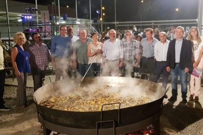 Autoridades en la cena de “germanor” ayer en Fondarella.