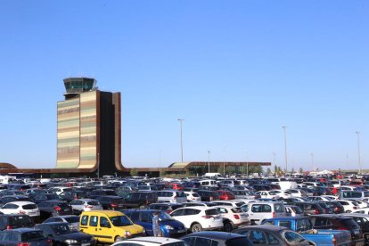 Los vuelos se fueron sucediendo durante la mañana con gran expectación.