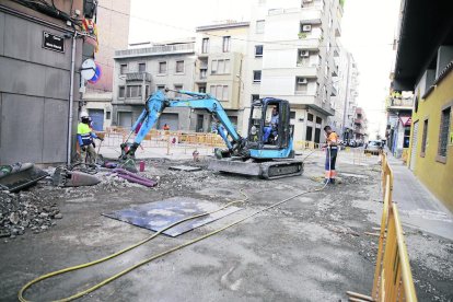 Obres de rehabilitació d’un edifici al Barri Antic de Lleida.