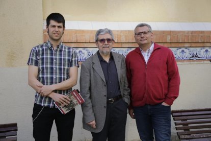 Francesc-Marc Álvaro; l’autor del llibre, Josep Martí; i el president de la Diputació, Joan Reñé.