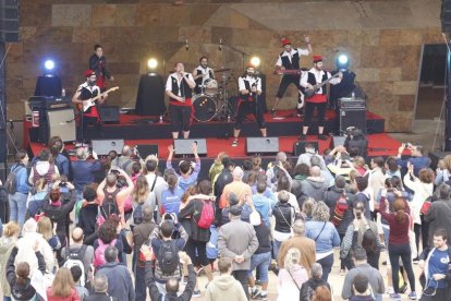 Momento de la salida delante de la Llotja de Lleida.