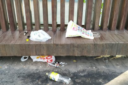 Las gradas del anfiteatro de los Camps Elisis, ayer por la mañana.