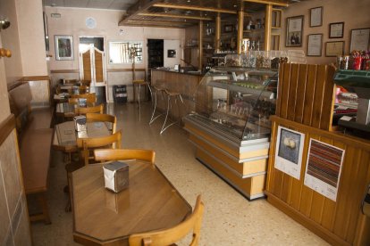 Andrei Nasalean, de The Garden, muestra la cafetera sin funcionar.