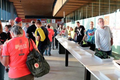 Foto aèria del pont on es van concentrar els manifestants convocats sota el lema “Omplim Estrasburg” en defensa dels drets dels tres líders indepen-dentistes.
