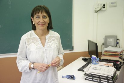 Seis menores de El Segre, ayer durante una clase de lengua catalana.