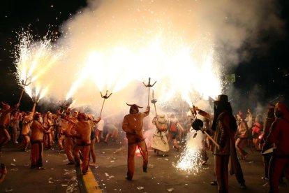 El Aquelarre de Cervera enciende el Cruïlla con un espectáculo de fuego y música