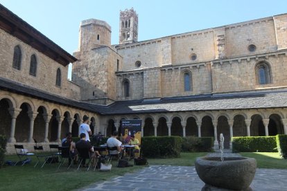 Foto de familia de los responsables del proyecto de candidatura, ayer durante la presentación en la Casa de la Vall de Andorra.