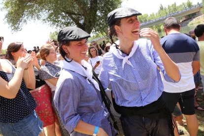 La Noguera Pallaresa és un riu que fa que els raiers hagin d’estar completament concentrats durant la baixada, que requereix força i tècnica.