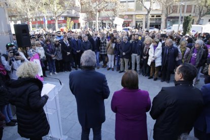 Asistentes a la protesta de la Marea Lila.