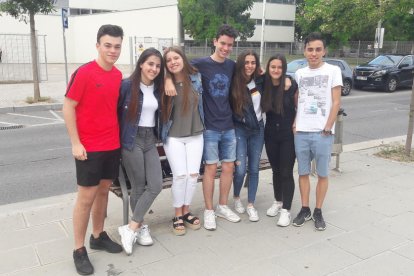 D’esquerra a dreta, Toni, Robert, Taoufik, Alba, Àlex i Ariadna.