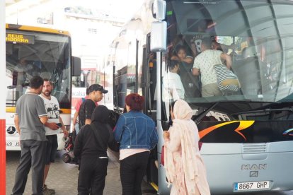 Les cues que es van registrar per accedir a la frontera de la Farga de Moles.