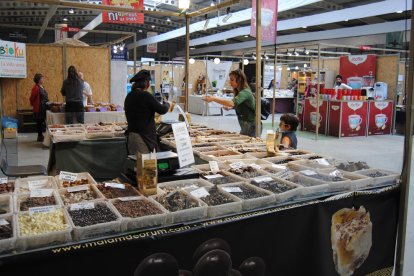 El buen tiempo frena visitantes en Fira Natura pero crecen las ventas