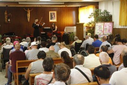 El italiano Riccardo Frizza, en el centro, dirigió el primer concierto de la Aims Festival Orquestra.