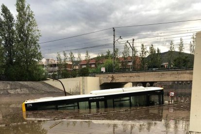 Vista del estado en el que quedó el paseo del Carme de Vilanova i la Geltrú tras la tormenta.