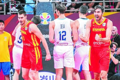 Ricky Rubio, elegit MVP del Mundial - Ricky Rubio va ser elegit MVP del Mundial i forma part del quintet ideal del torneig amb Marc Gasol, el serbi Bogdan Bogdanovic, l’argentí Luis Scola i el francès Evan Fournier. Rubio va tornar a ser el mà ...