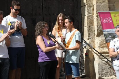 Soldados franceses irrumpen con un gran cañón en Fulleda, ayer, en la sexta edición de la Fira Heroica.