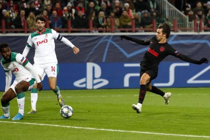 Benzema se lamenta de la poca profundidad que ayer tuvo su equipo ante el cuadro belga.