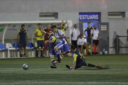 Els jugadors del Borges van celebrar amb l’afició el trofeu conquerit.