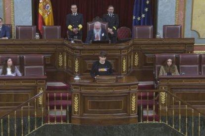 VÍDEO: Rosique se salta les regles i nomena condemnats del procés en la sessió constitutiva del Congrés