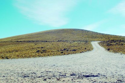 japó. Vista del mont Fugi des del tren d’alta velocitat.